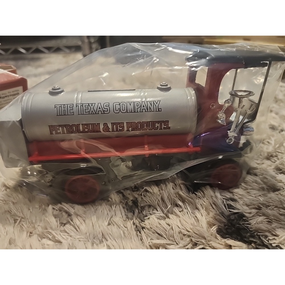 VINTAGE 1995 ERTL‎ 1910 TEXACO MACK TANK TRUCK DIE-CAST BANK WITH KEY NEW